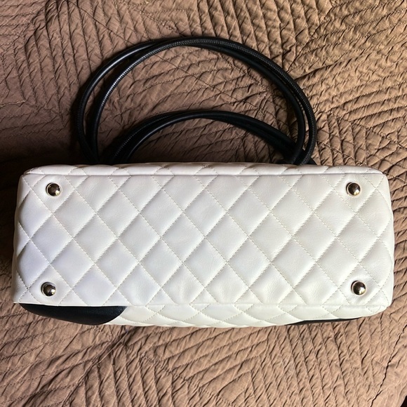 Authentic Chanel White Cambon Bowler Pochette Bag - Picture 12 of 15